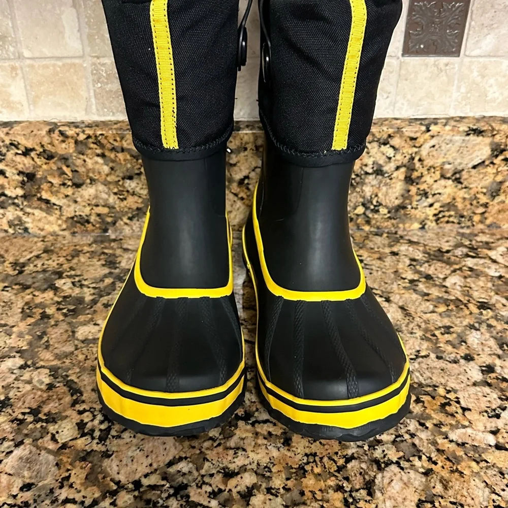 Black & Yellow Sorel Rain‎ Boots With Warming Inserts Size 4 - NEW